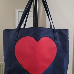 Avon Hearts Aglow 
"Love at First Kiss" tote